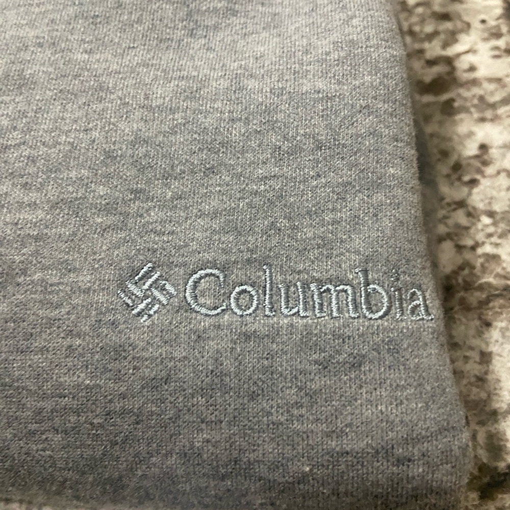 Columbia Sweater w/ Baby Blue Embroidery